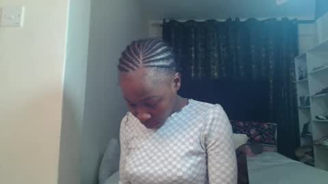 Miss Kiarrafit online show from February 1, 9:30 am