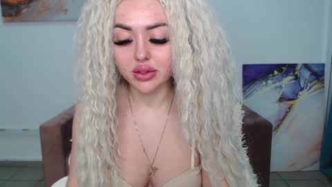 miss_kiten online show from March 3, 12:37 pm