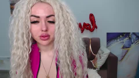 miss_kiten online show from March 4, 8:05 pm