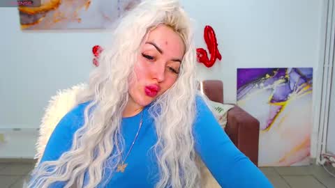 miss_kiten online show from March 11, 3:34 pm