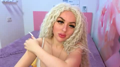 miss_kiten online show from September 8, 6:51 pm