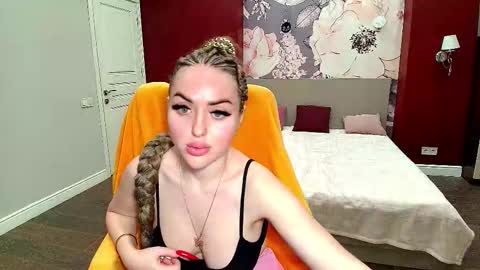 miss_kiten online show from September 25, 8:45 pm