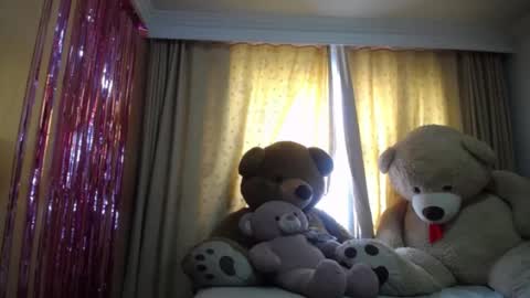 lilieth  online show from December 1, 5:46 pm