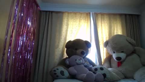 lilieth  online show from December 1, 8:53 pm