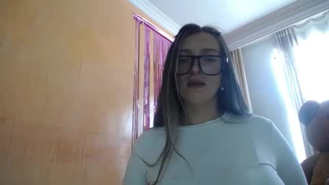 Snapshot of miss_lilieth chatting on March 5, 4:03 pm lilieth online show from March 5, 4:03 pm