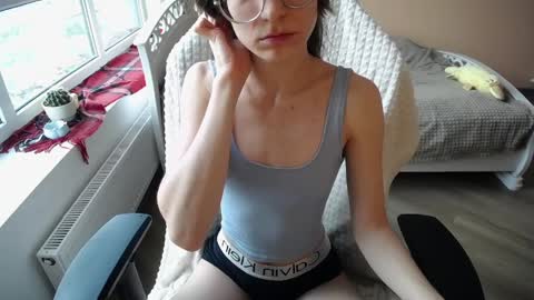 Snapshot of miss_lina_dream chatting on April 4, 10:57 am Miss Lina online show from April 4, 10:57 am