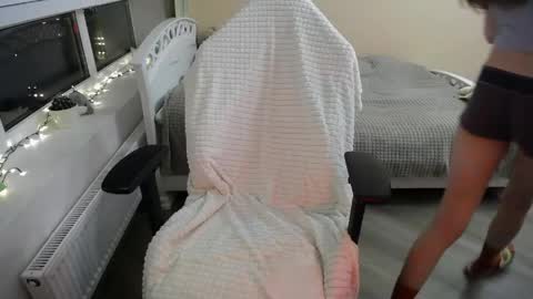 Snapshot of miss_lina_dream chatting on April 19, 8:55 pm Miss Lina online show from April 19, 8:55 pm