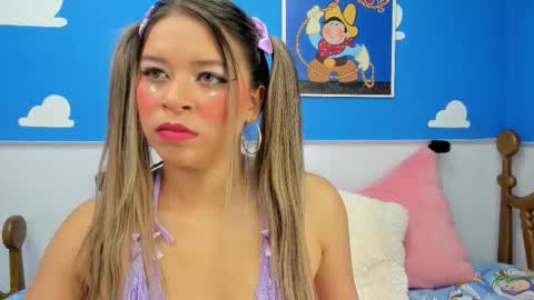 miss_lucyla online show from September 13, 9:53 am