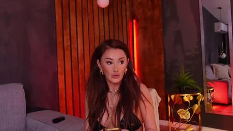 miss_m online show from May 31, 6:20 pm