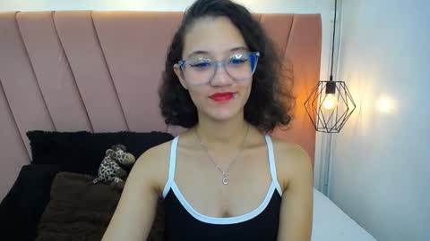 Snapshot of miss_m1a chatting on October 17, 12:08 pm mia online show from October 17, 12:08 pm