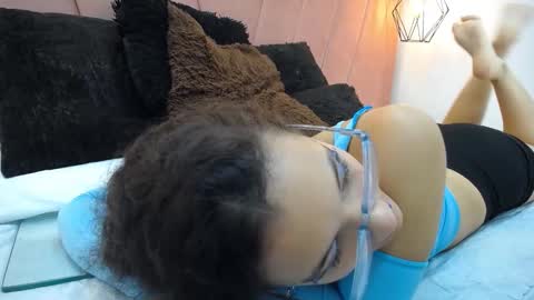 mia online show from November 13, 12:04 pm