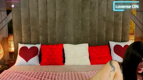 Snapshot of miss_martini chatting on March 13, 7:15 am online show from March 13, 7:15 am