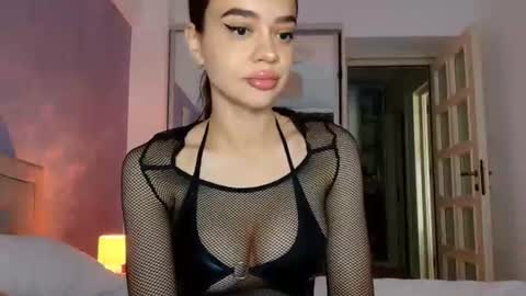 miss_medyson online show from June 19, 7:56 am