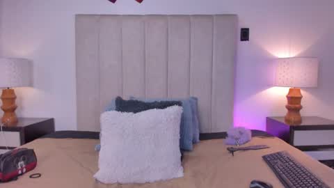 miss_milf_ online show from July 8, 8:02 pm
