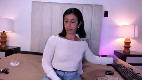 miss_milf_ online show from July 10, 8:00 pm