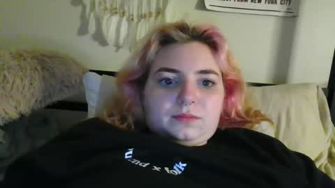 Snapshot of miss_miseryxo chatting on April 22, 4:26 am bri online show from April 22, 4:26 am