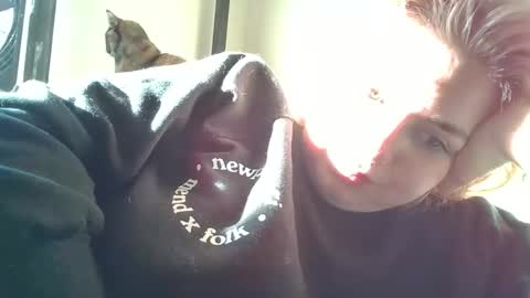 Snapshot of miss_miseryxo chatting on April 23, 12:15 pm bri online show from April 23, 12:15 pm