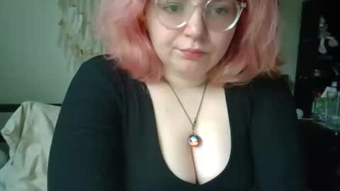 Snapshot of miss_miseryxo chatting on April 30, 12:11 pm bri online show from April 30, 12:11 pm