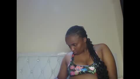Snapshot of miss_nada chatting on April 12, 3:39 pm sophia online show from April 12, 3:39 pm