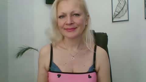 Snapshot of miss_natalix chatting on October 26, 9:15 am miss_natalix online show from October 26, 9:15 am