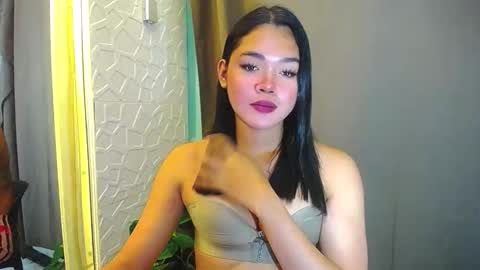 Snapshot of miss_precious_xx chatting on March 22, 2:31 pm Precious online show from March 22, 2:31 pm