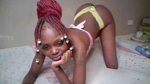 Snapshot of miss_pretty01 chatting on May 18, 5:02 am miss_pretty01 online show from May 18, 5:02 am