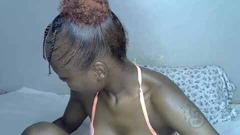 Snapshot of miss_pretty1 chatting on December 18, 9:04 am miss_pretty1 online show from December 18, 9:04 am