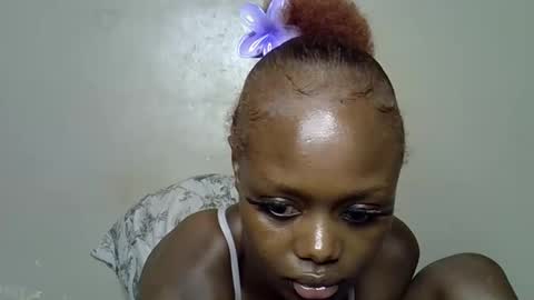 Snapshot of miss_pretty1 chatting on January 10, 7:04 pm miss_pretty1 online show from January 10, 7:04 pm