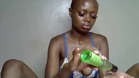 Snapshot of miss_pretty1 chatting on January 15, 8:23 pm miss_pretty1 online show from January 15, 8:23 pm