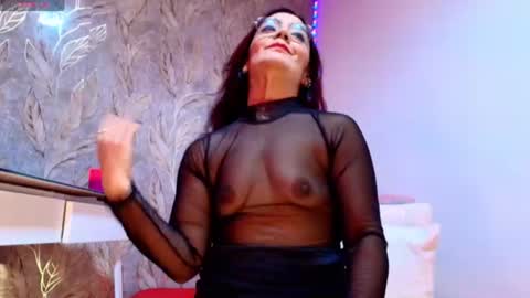 Snapshot of miss_rouss22_ chatting on August 7, 11:56 am victoria online show from August 7, 11:56 am