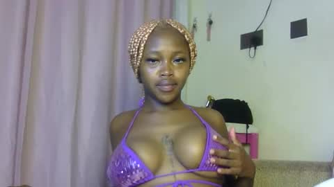 miss_sexyyy online show from October 28, 10:34 pm