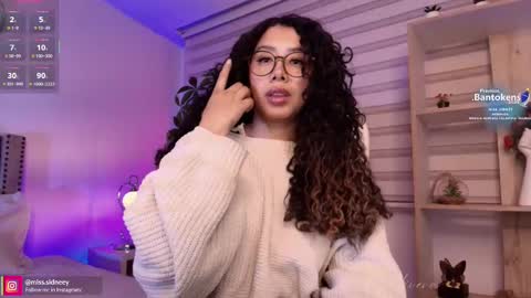 Amy Olivera online show from September 12, 1:11 pm