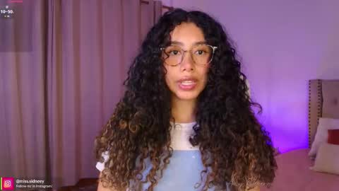 Amy Olivera online show from November 19, 1:22 pm