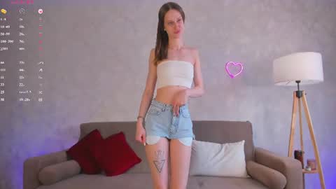 Snapshot of miss_spider chatting on June 13, 9:29 am Spider girl Help me reach 10 likes online show from June 13, 9:29 am