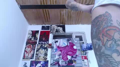 Snapshot of miss_spy chatting on May 13, 5:43 pm Kortana 2.0 dont forget thumbs up and follow me on twitter online show from May 13, 5:43 pm