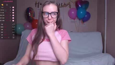 Snapshot of miss_sweetbb chatting on December 2, 2:53 am Bella online show from December 2, 2:53 am