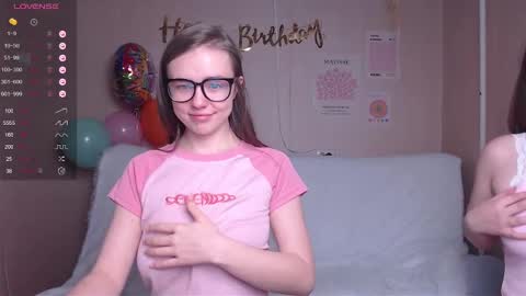 Snapshot of miss_sweetbb chatting on December 2, 5:59 am Bella online show from December 2, 5:59 am