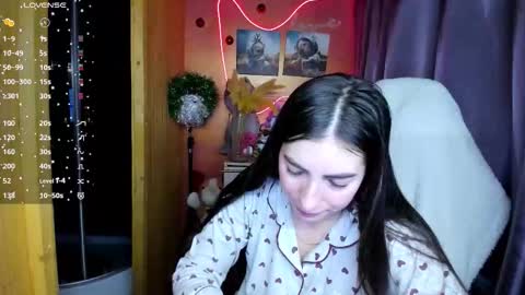 Snapshot of miss_tasy chatting on December 21, 6:31 am Melanie January 15th is my birthday there will be an interesting show online show from December 21, 6:31 am