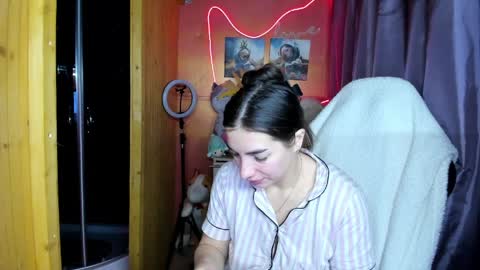 Snapshot of miss_tasy chatting on March 22, 4:49 am Melanie January 15th is my birthday there will be an interesting show online show from March 22, 4:49 am