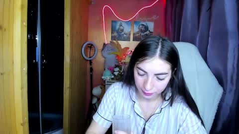 Snapshot of miss_tasy chatting on May 2, 4:06 am Melanie January 15th is my birthday there will be an interesting show online show from May 2, 4:06 am
