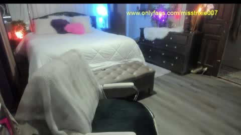 Trixie007 online show from June 13, 4:05 pm