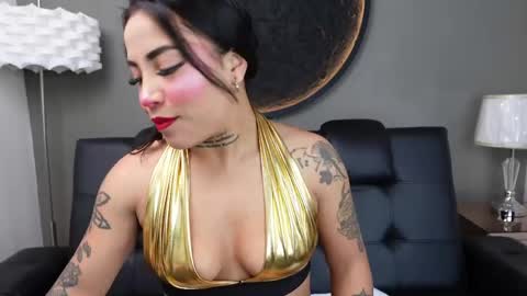 Vaiolette online show from April 13, 11:05 am