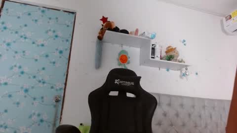 hanna    online show from September 27, 3:11 am