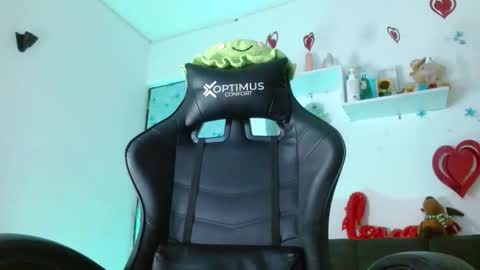 Snapshot of miss_valery2 chatting on February 20, 1:46 am hanna online show from February 20, 1:46 am