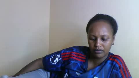 miss_vall online show from April 1, 6:05 pm