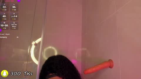 Snapshot of miss_west chatting on June 18, 9:14 am Tay Tay Independent Model online show from June 18, 9:14 am