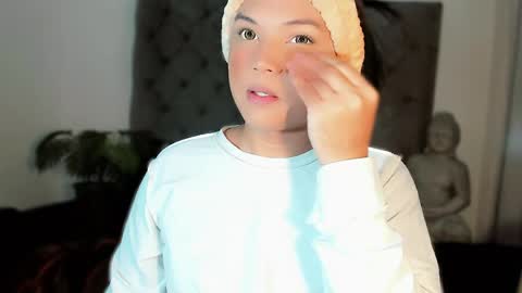 Snapshot of miss_zz chatting on April 12, 12:10 pm miss_zz online show from April 12, 12:10 pm