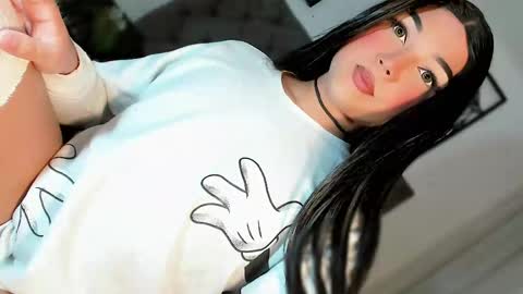 Snapshot of miss_zz chatting on April 13, 6:35 pm miss_zz online show from April 13, 6:35 pm