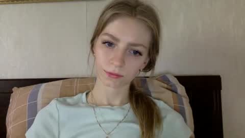 Alli not bb not babe not baby online show from December 8, 1:25 pm