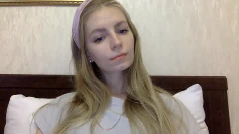 Alli not bb not babe not baby online show from December 11, 4:20 pm